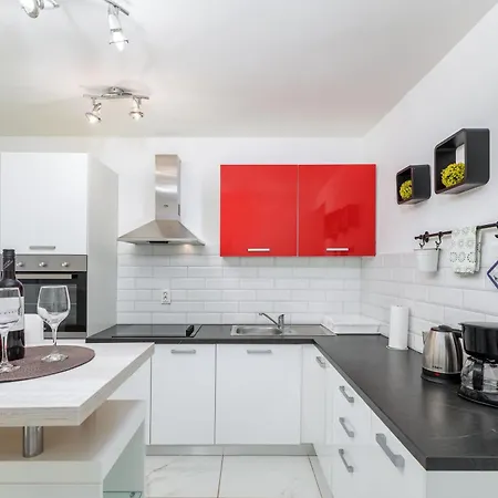 Funcic 2 App Apartment